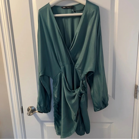 Zara SATIN EFFECT WRAP DRESS size S - Picture 8 of 11